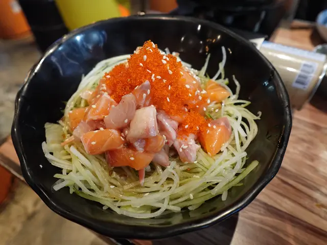 角切魚生沙律