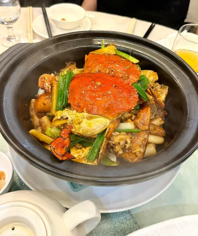 薑黃炒肉蟹煎腸粉