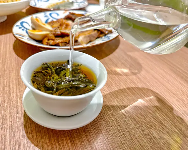 茶味香郁、味甘，有消脂去膩、减肥嘅功用