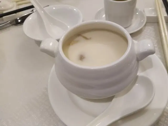 杏汁豬肺花膠湯