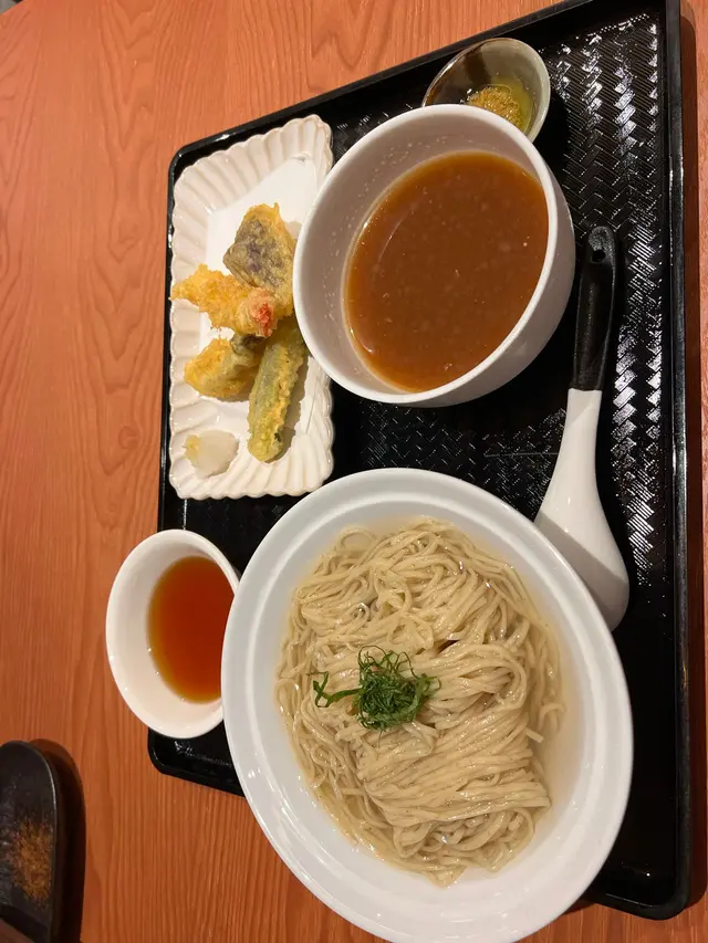 天婦羅盛合冷麥麵