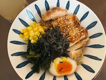 香草慢煮雞扒撈烏冬