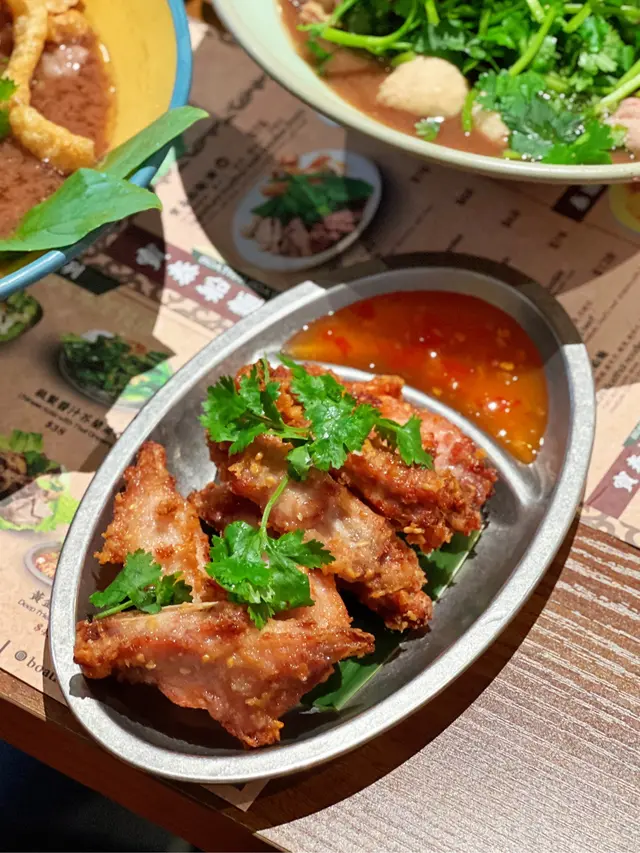 曼谷街頭炸雞翼