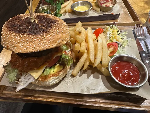 大啡菇芝士和牛漢堡