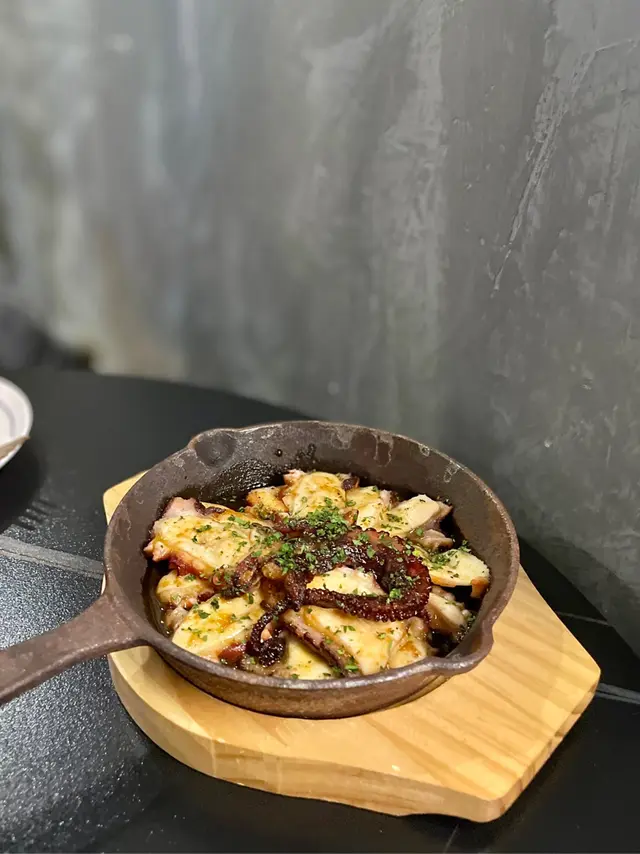 烤八爪魚配香辣汁