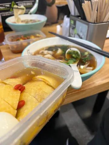 花雕醉雞刀削麵