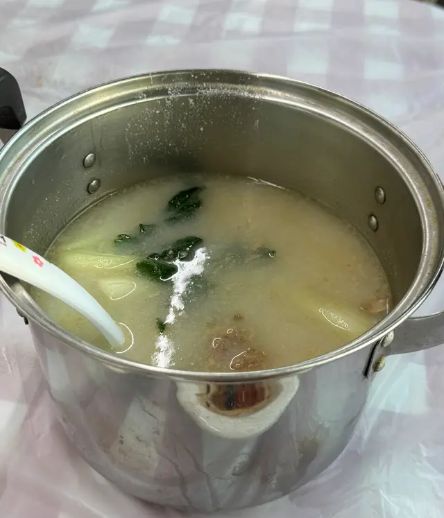 係豆腐白菜魚湯