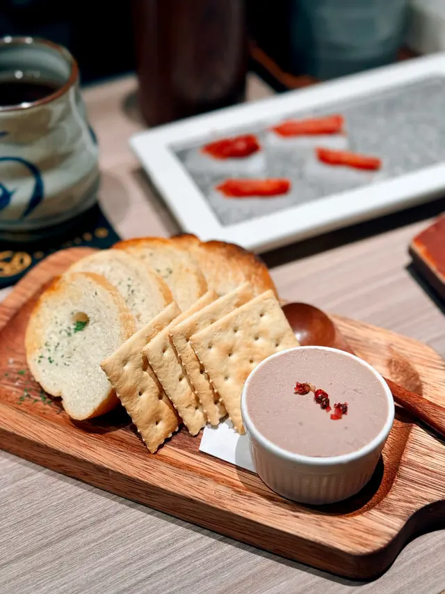 鵝肝伴法國麵包