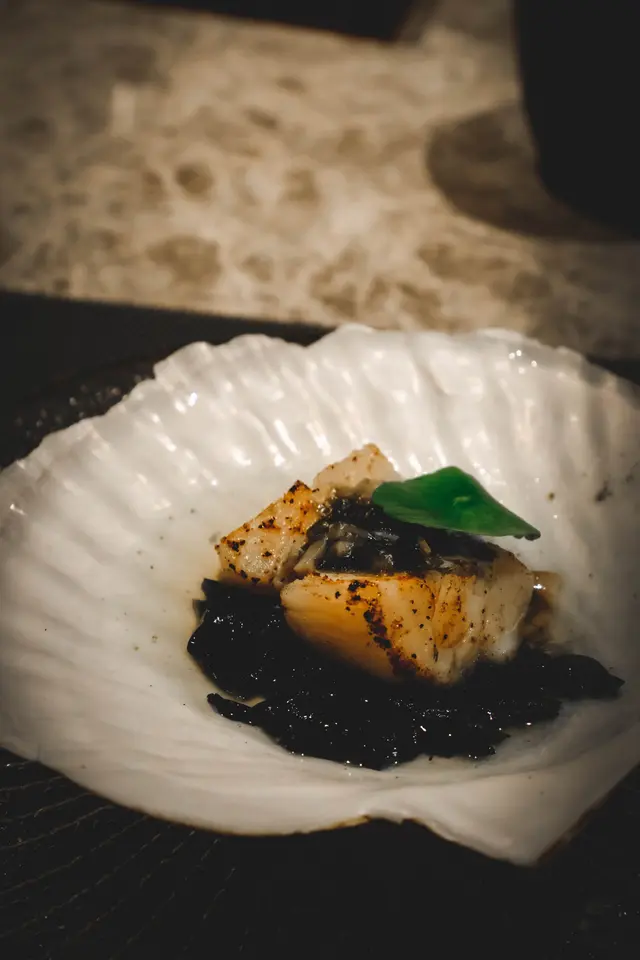 日本帆立貝配法國羊肚菌鮟鱇魚肝醬