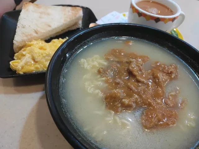 沙牛麵太多湯
炒蛋多士ok
奶茶淡