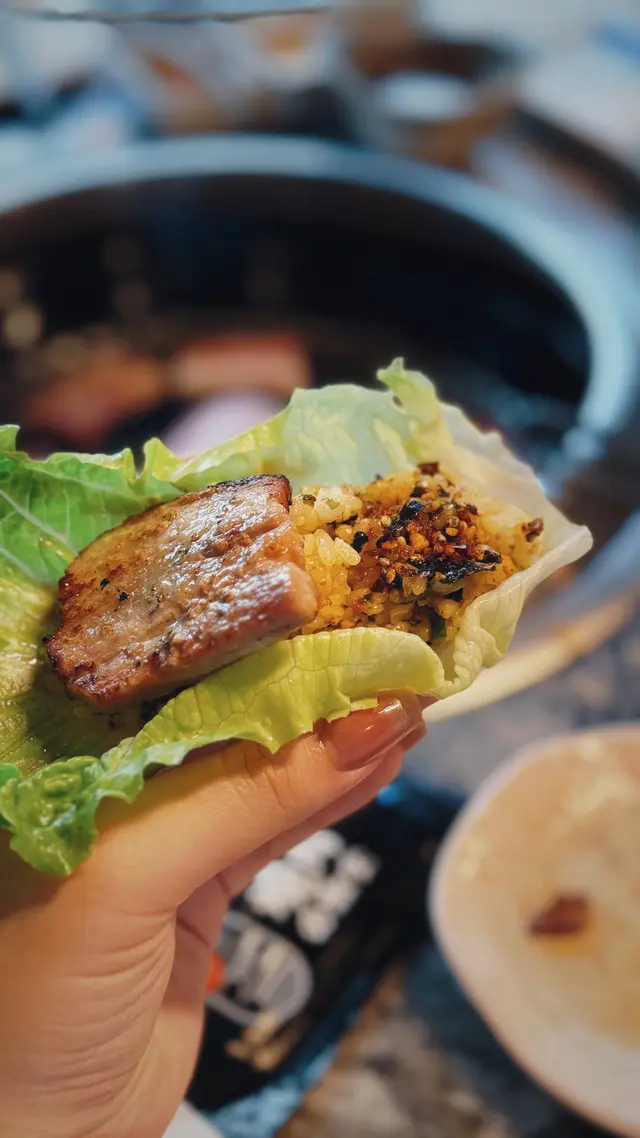 西班牙橡果黑毛豚腩厚切佐生菜