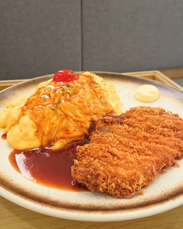 吉列豬排蛋包飯