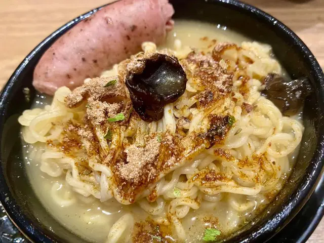 味粉四川麻辣湯出前一丁