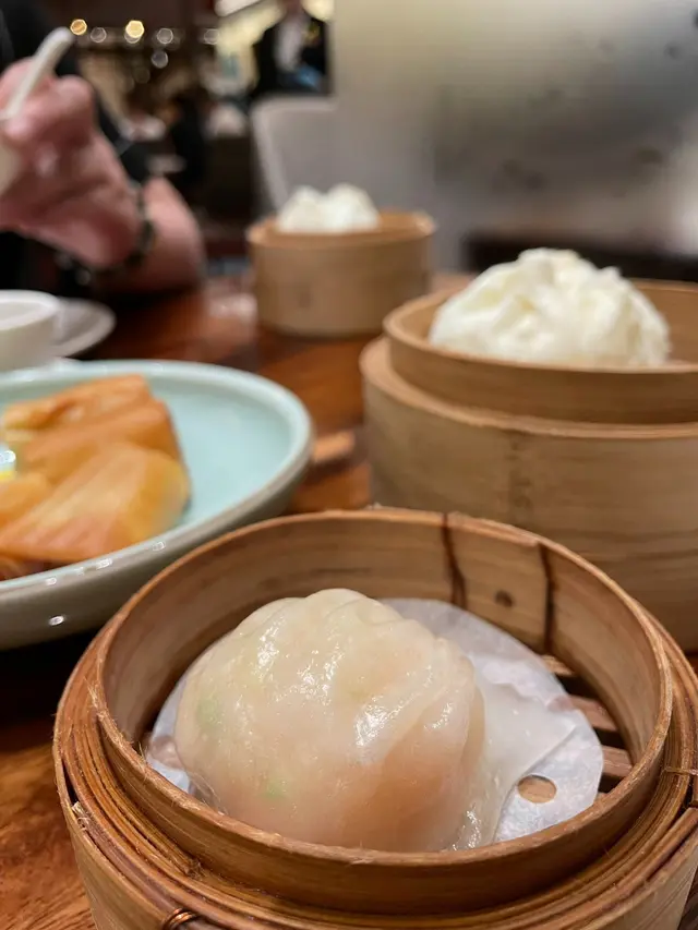 生拆鮮蝦餃 