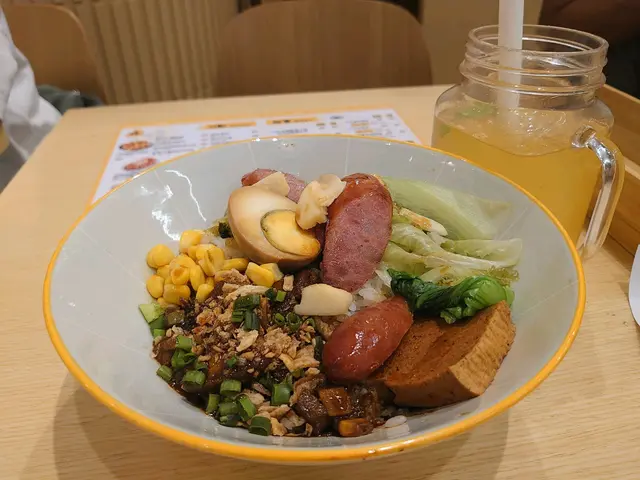 台式香腸滷肉飯