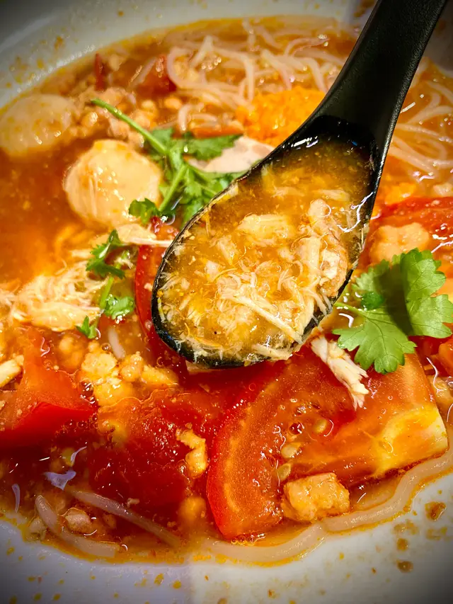 📌蕃茄蟹膏蟹肉蝦丸扎肉湯檬