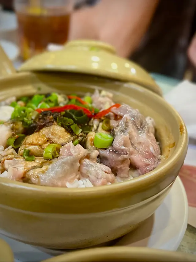 白鱔田雞煲仔飯
