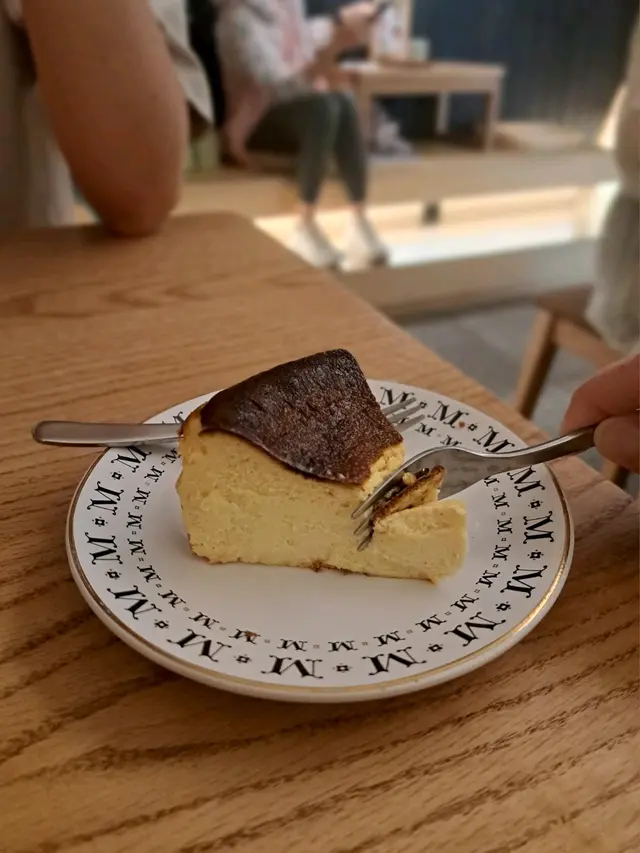 自家製巴斯克芝士蛋糕