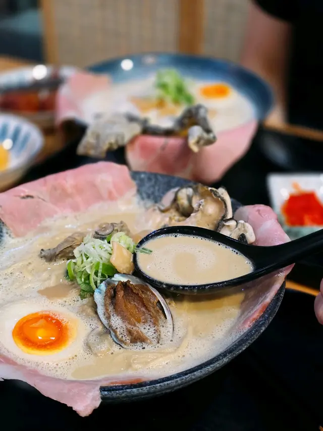 終極之廣島牡蠣濃湯拉麵