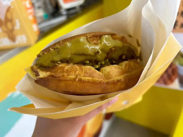 #FoodieLife #開心果格仔餅