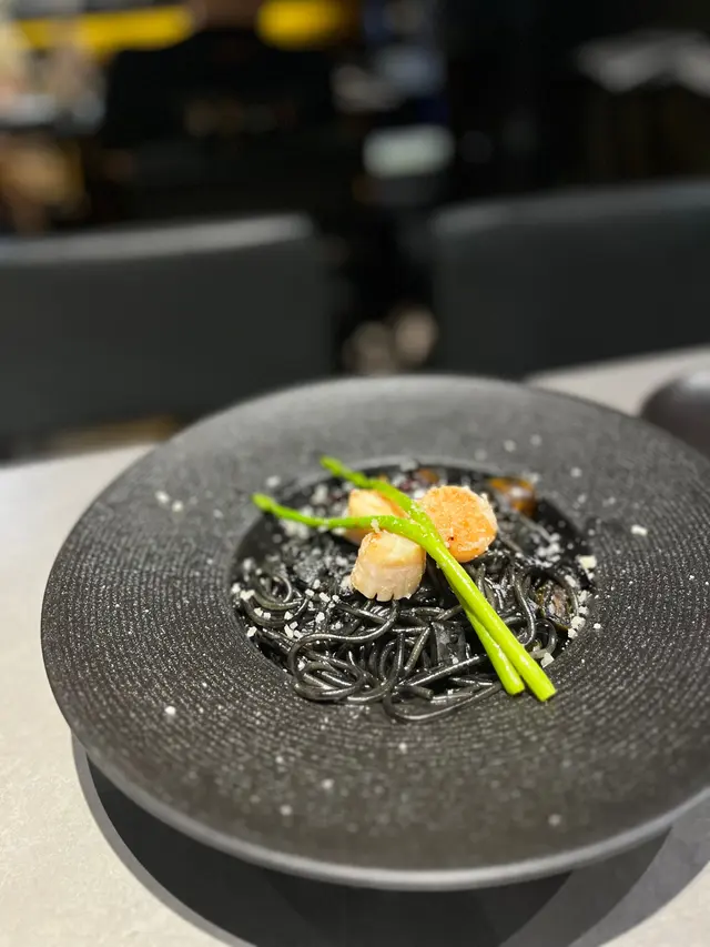 蘆筍帶子墨汁意粉