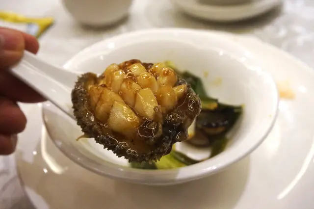 乾煸南非鮑魚煲