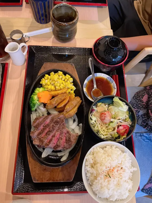 和牛牛肩扒定食