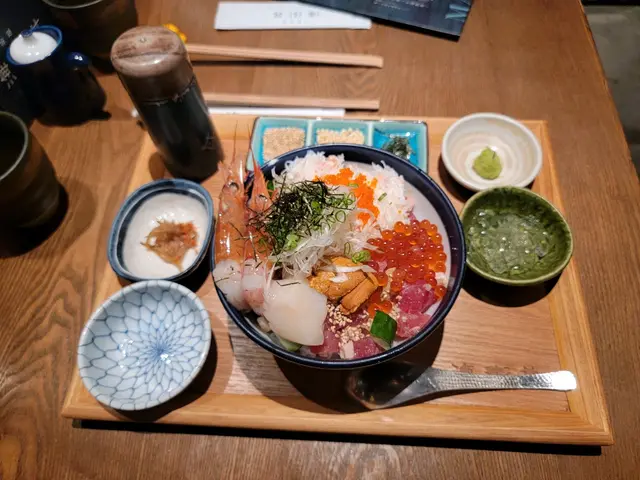 海宝丼（特上）