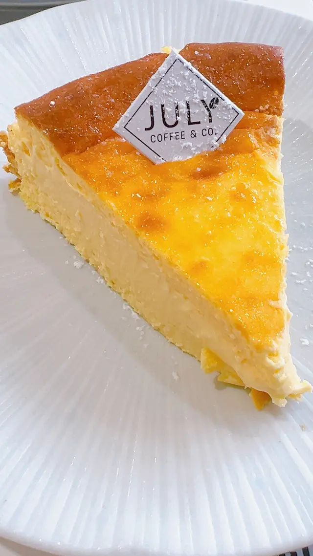 自家烘焙巴斯克半熟芝士蛋糕