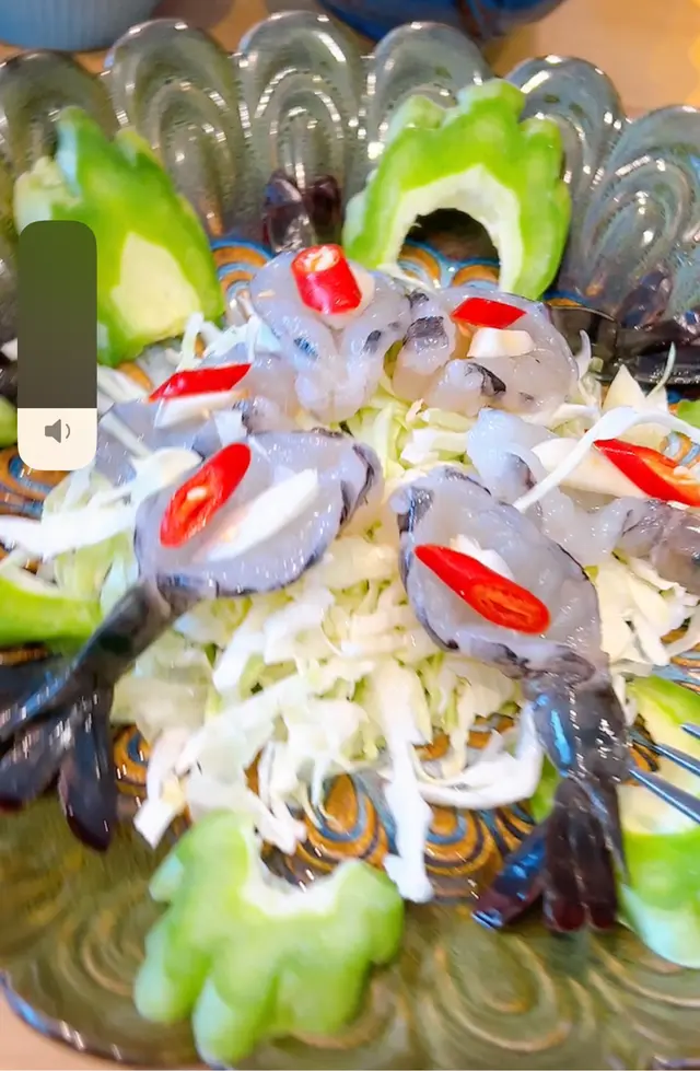 泰酸辣生蝦沙律