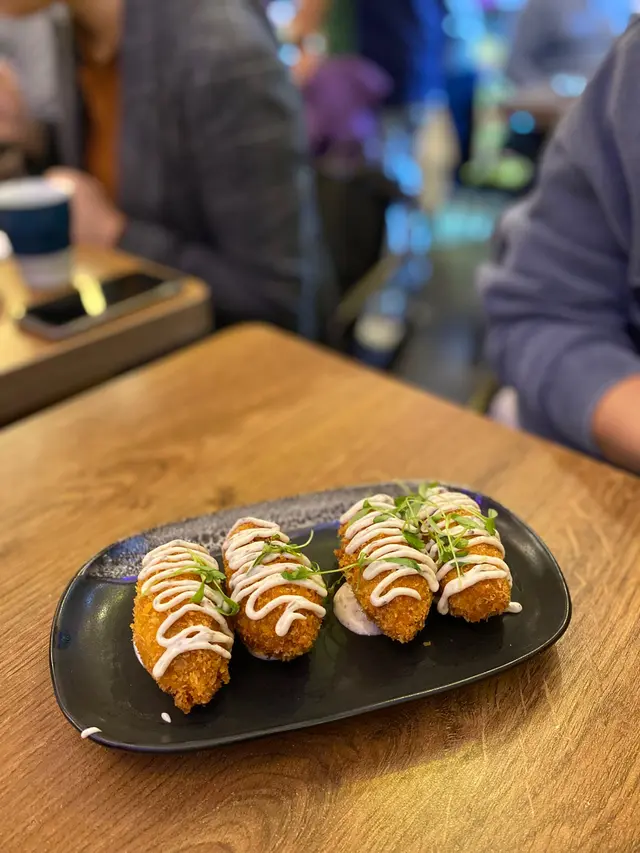 炸雞肉棒配秘製蛋黃醬