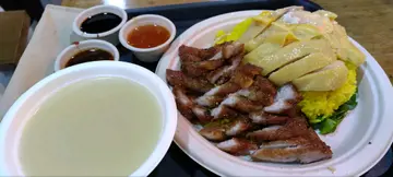海南鸡并猪颈肉饭