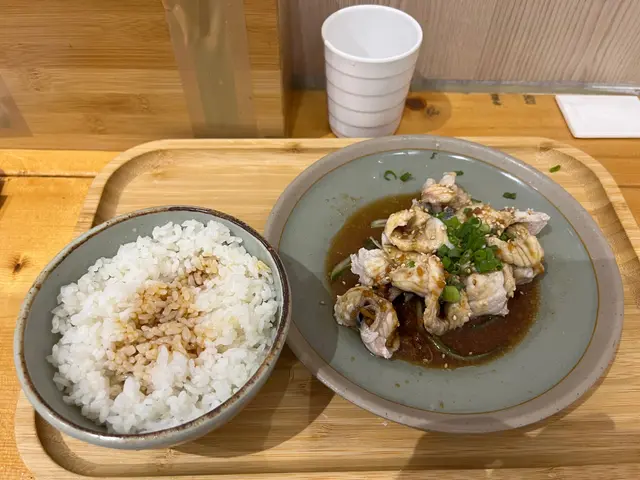 白灼秘製蔥油汁白鱔片