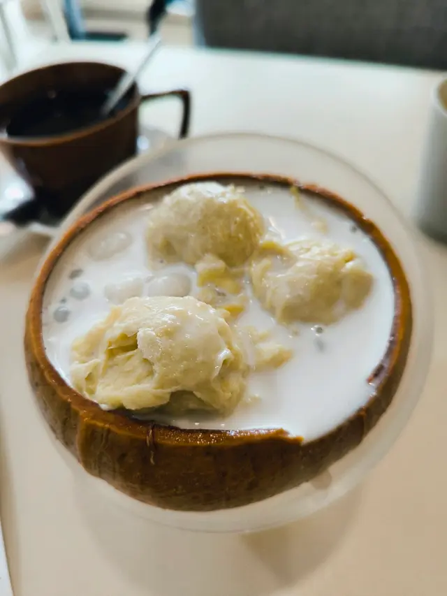 榴蓮鮮奶燉蛋白椰皇