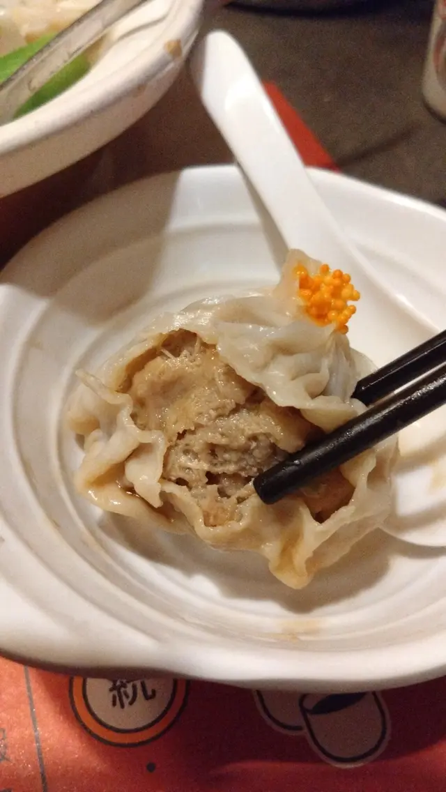 比例上，豬肉比蟹肉多