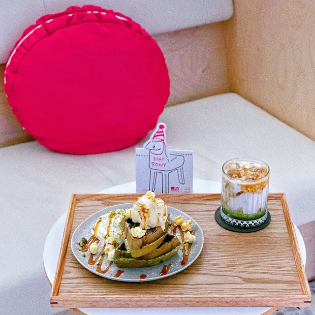 將抹茶窩夫🧇 同埋Movenpick焦糖布甸雪糕🍨、焦糖爆谷🍿一齊食,甜甜蜜蜜仲有抹茶香,層次豐富!🥰