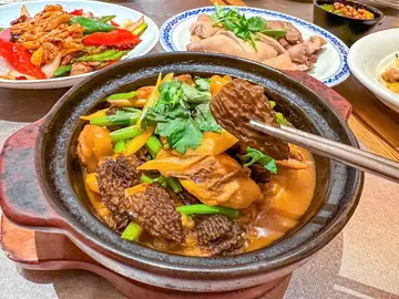 羊肚菌炆鸡