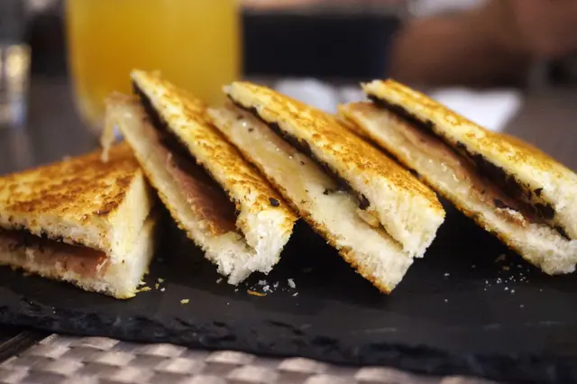 黑松露芝士風乾火腿比堅尼