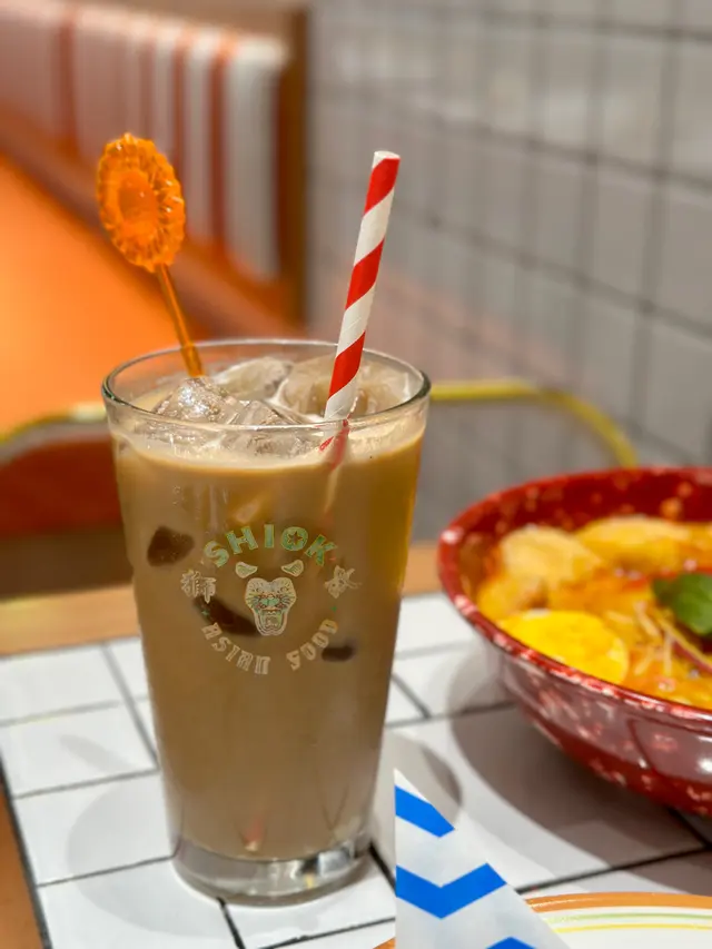 貓山王榴連白咖啡