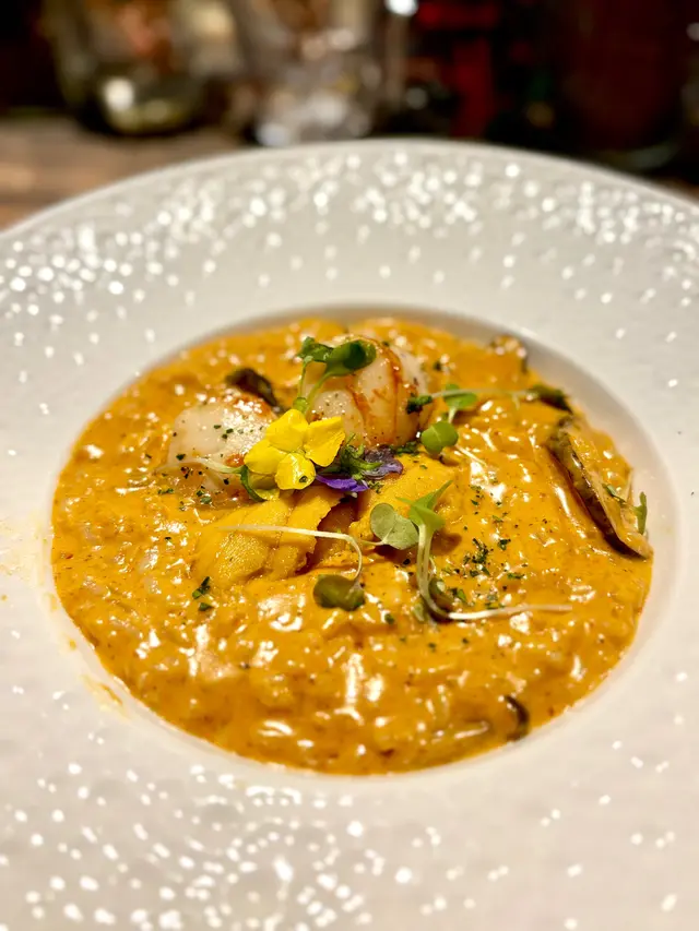 Massaman Curry Risotto with Sea Urchin and Hokkaido Scallop 