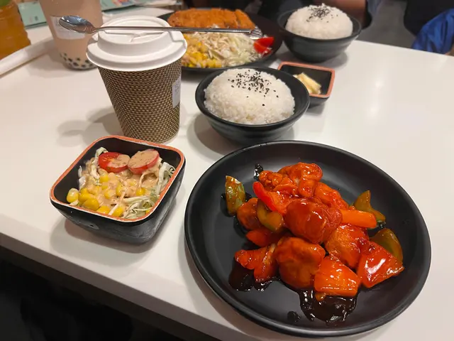 中華糖醋猴頭菇定食（素)
