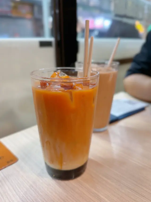三色奶茶