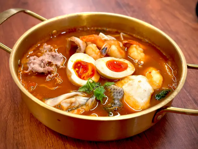 鮮濃蝦湯泡菜鍋