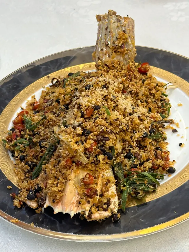 避風塘瀨尿蝦,我痛風不能食,他們說那些避風塘做法跟大陸有些不同,他們說這比大陸更足料兼且炒得更加香。
#避風塘瀨尿蝦