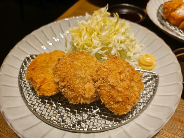 一食落去好鬆軟，入面有野菜甜味，一d都唔乾，好有空氣感，非常好味。