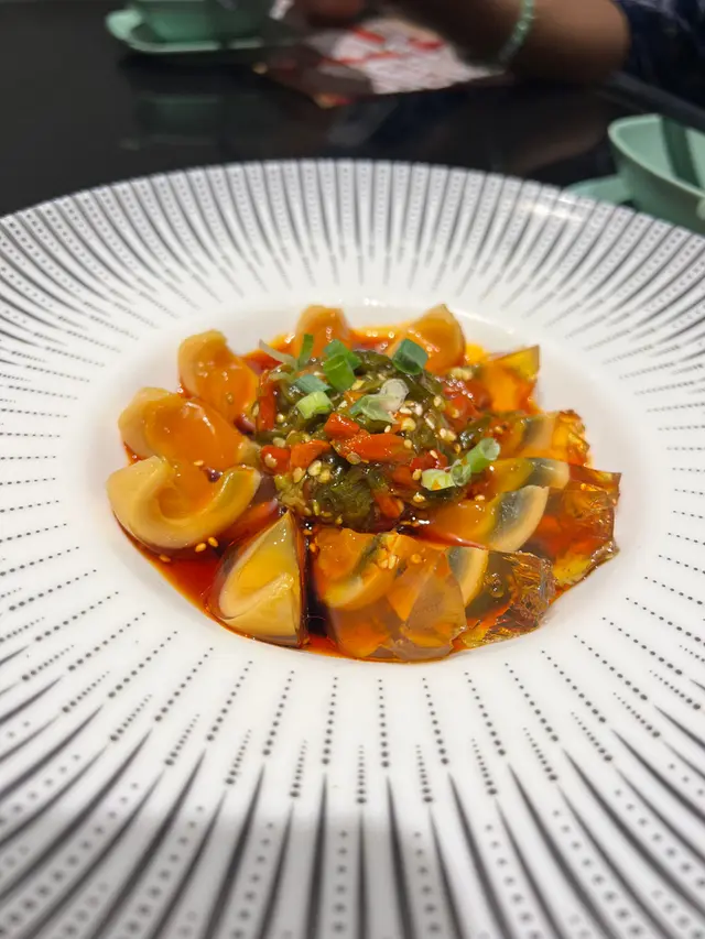 皮蛋￼糖心感覺，燒椒辣度啱啱好。
辣度會慢慢再辣出黎🌶️👍🏻