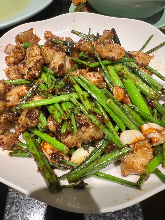 味道偏甜，可能係甜麵豉醬關係。要用水煮沖走￼甜味先食到略然輸蝕。

#FoodieLife 