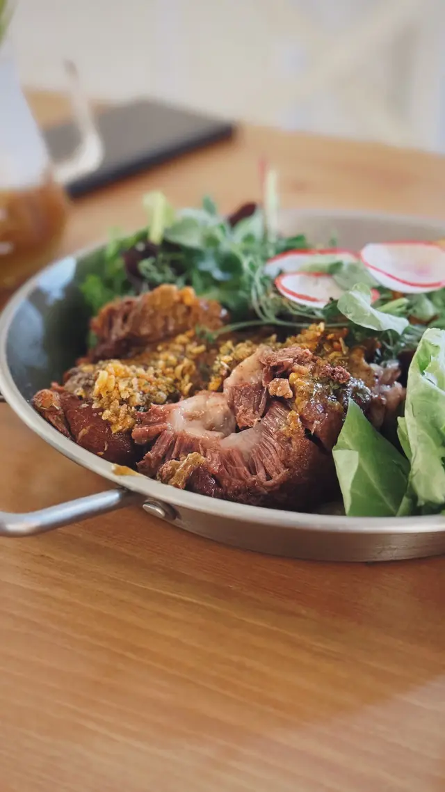 慢煮牛面頰.港式沙嗲汁煎腸粉