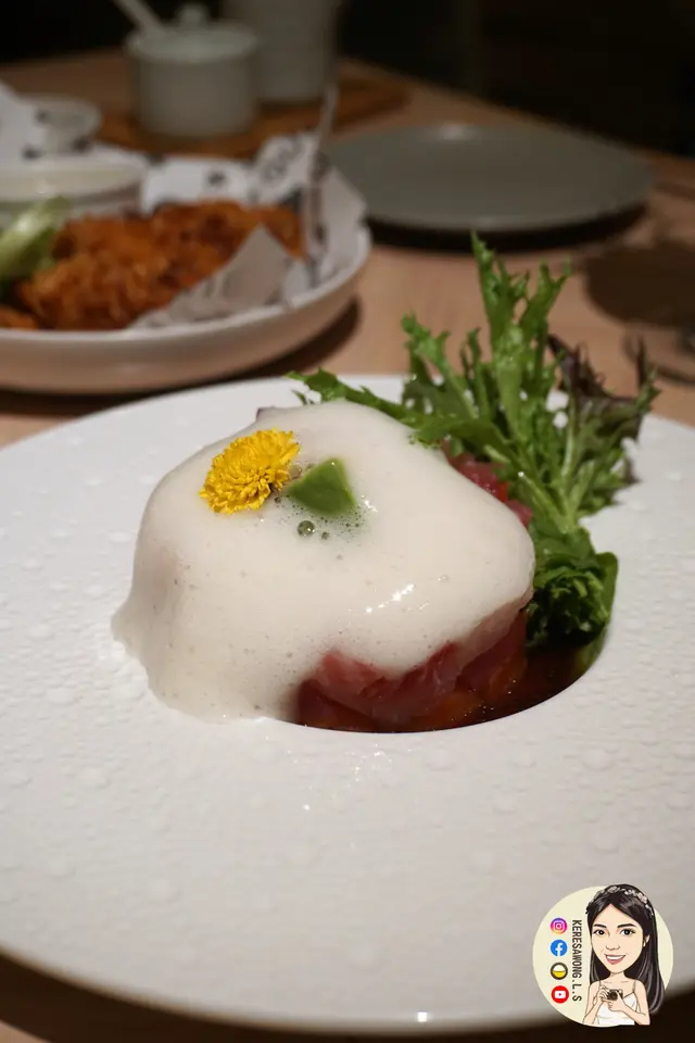 牛油果角切魚生沙律配和風柚子醬油