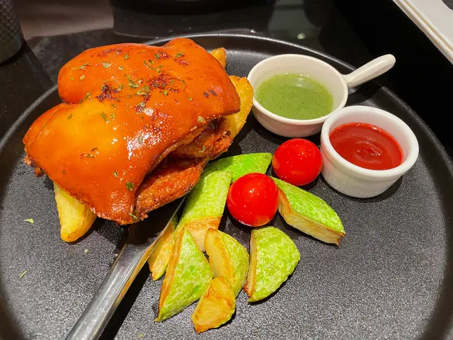 慢煮西班牙乳豬配薯角